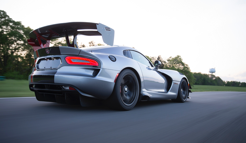 Illustration for article titled 2016 Dodge Viper ACR: The Unscripted Racer Review